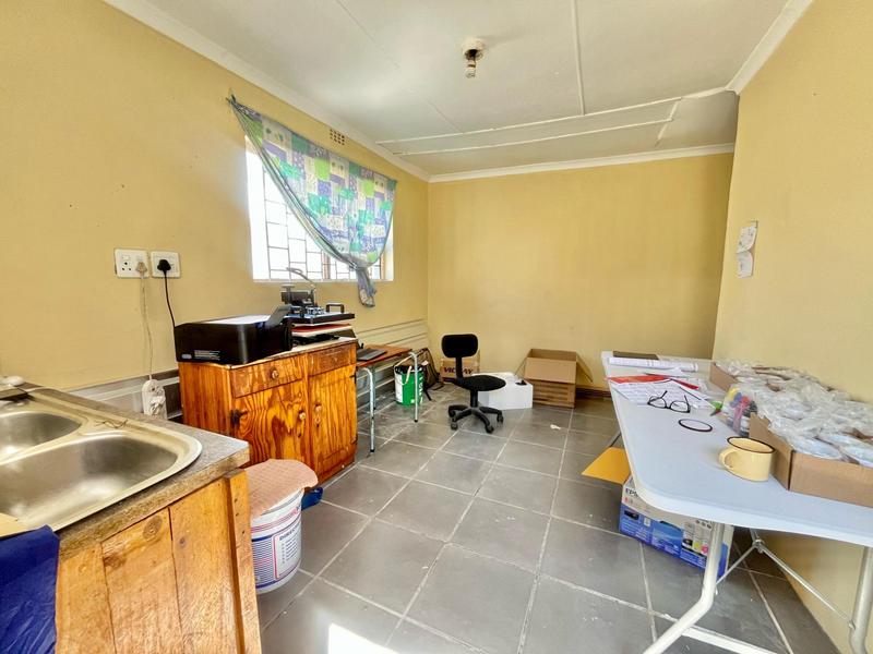 6 Bedroom Property for Sale in Eersterivier Industria Western Cape